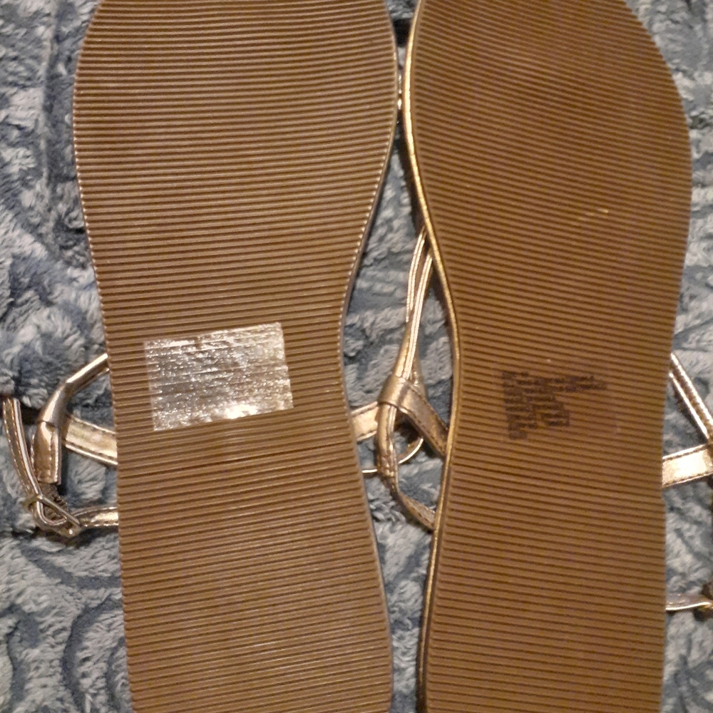 Sandals - Picture 2 of 2